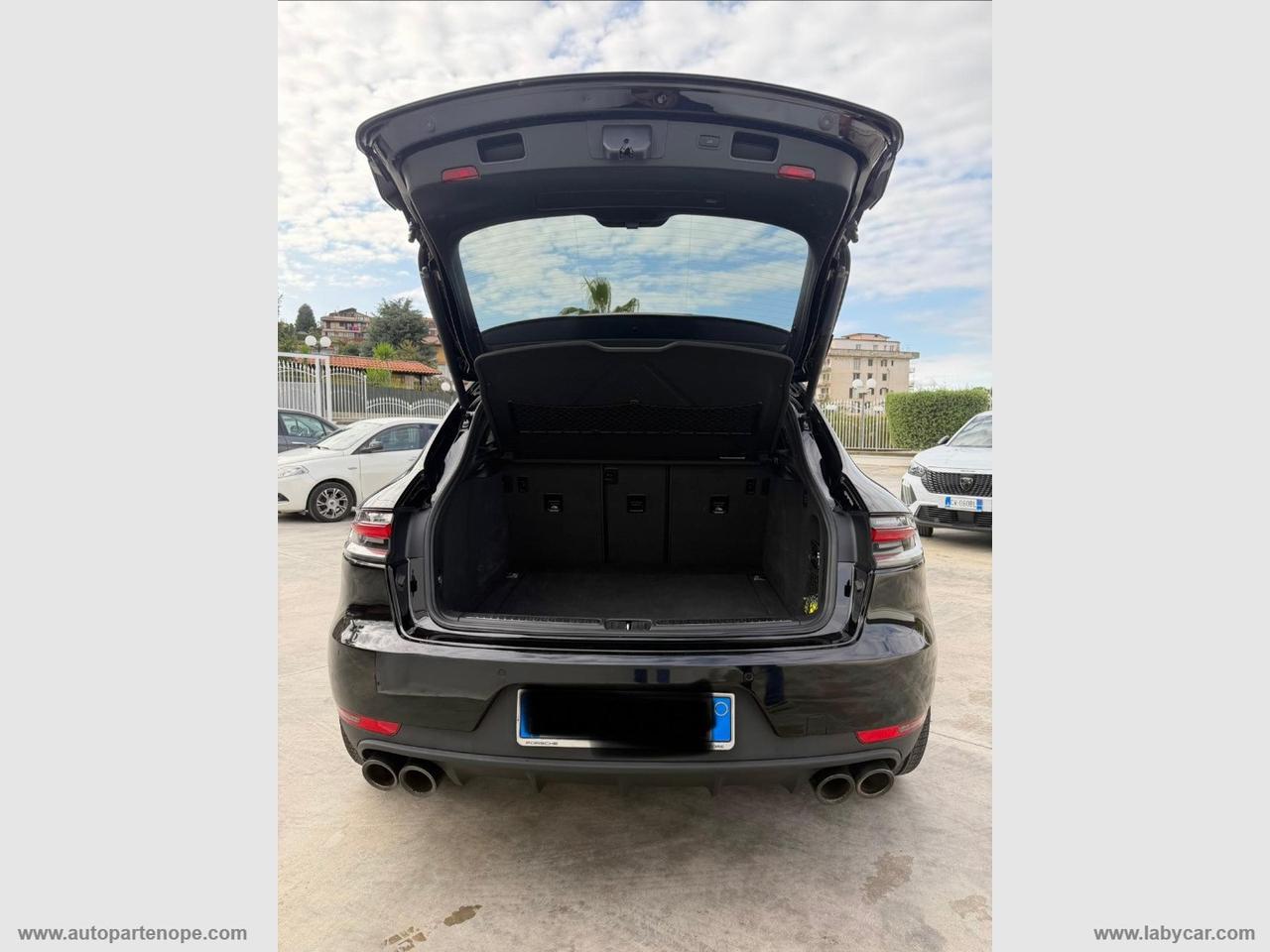 PORSCHE Macan 2.0