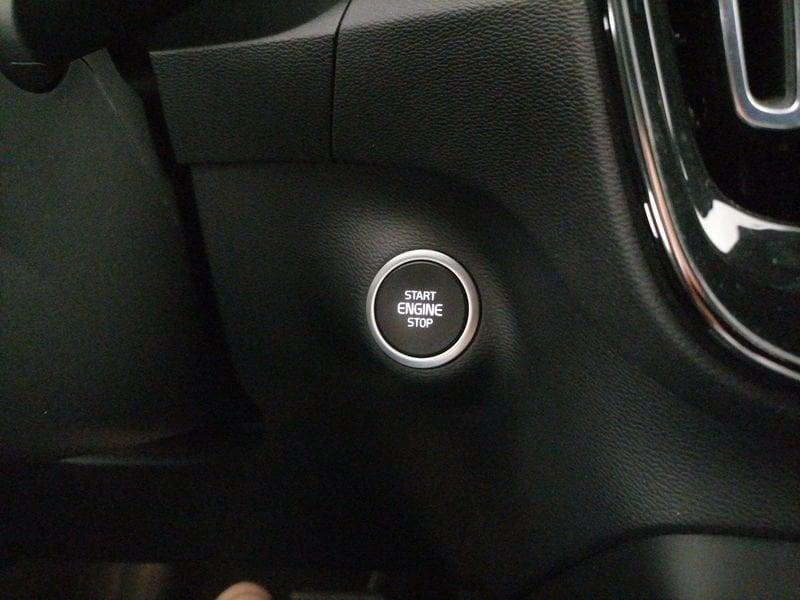 Volvo XC40 2.0 b3 Core auto