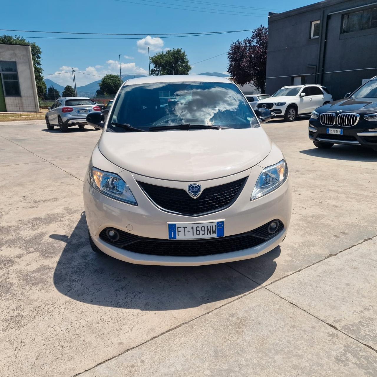 Lancia Ypsilon 1.2 69 CV 5 porte GPL Ecochic Platinum UNICA PROPRIE