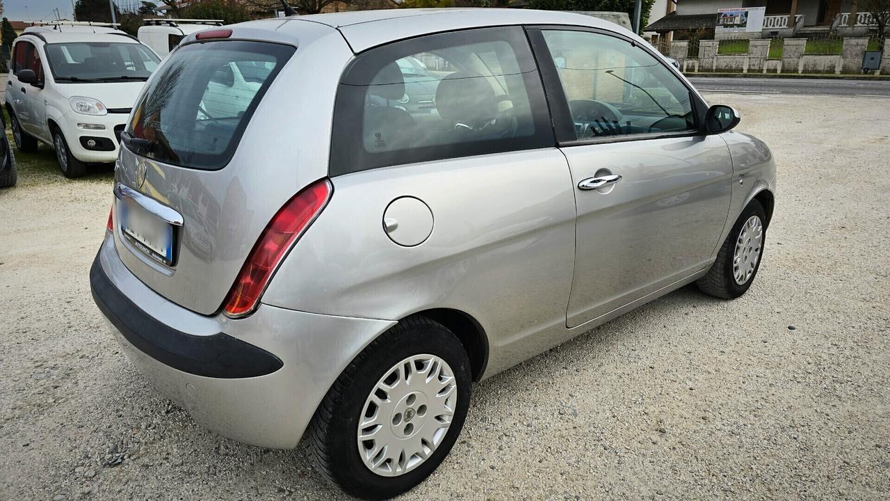 Lancia Ypsilon 1.2 Argento - PERFETTA