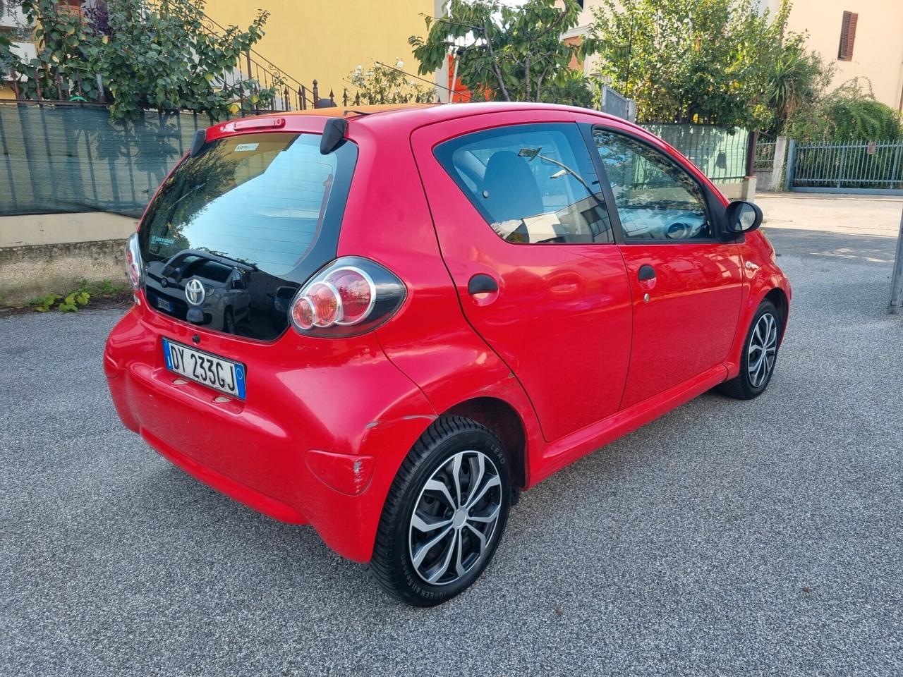 Toyota Aygo 1.0 12V VVT-i 5 porte Sol
