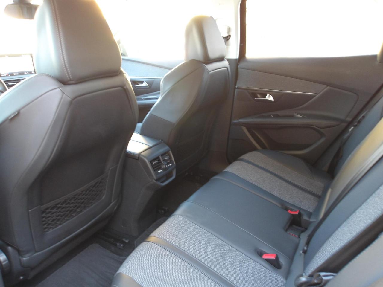 PEUGEOT 3008 1.5 bluehdi Allure s&s 130cv eat8