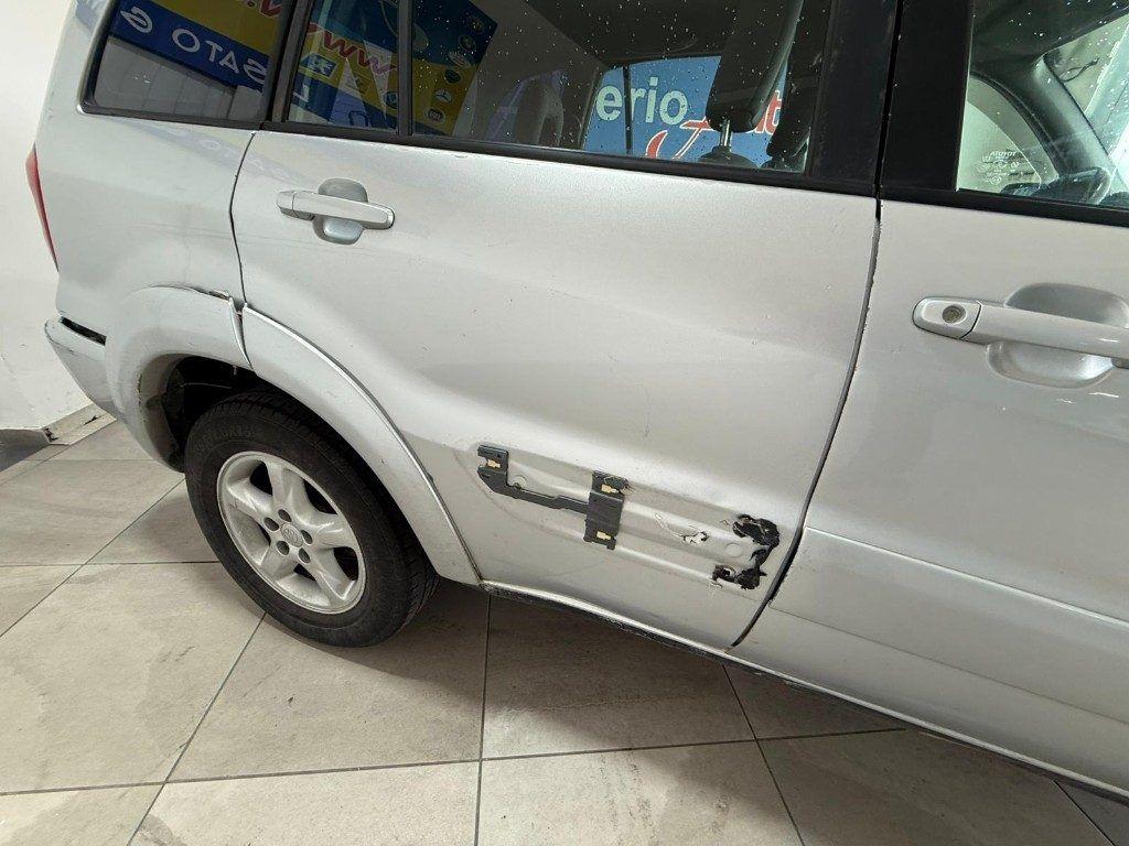 Toyota RAV 4 RAV4 2.0 Tdi D-4D cat 5 porte PROBLEMA POMPA GASOL
