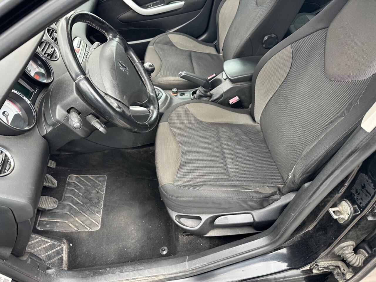 Peugeot 308 2.0 HDi 5p. Féline