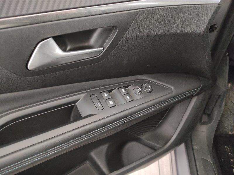 PEUGEOT 3008 2ª serie - 3008 BlueHDi 130 S&S EAT8 Allure