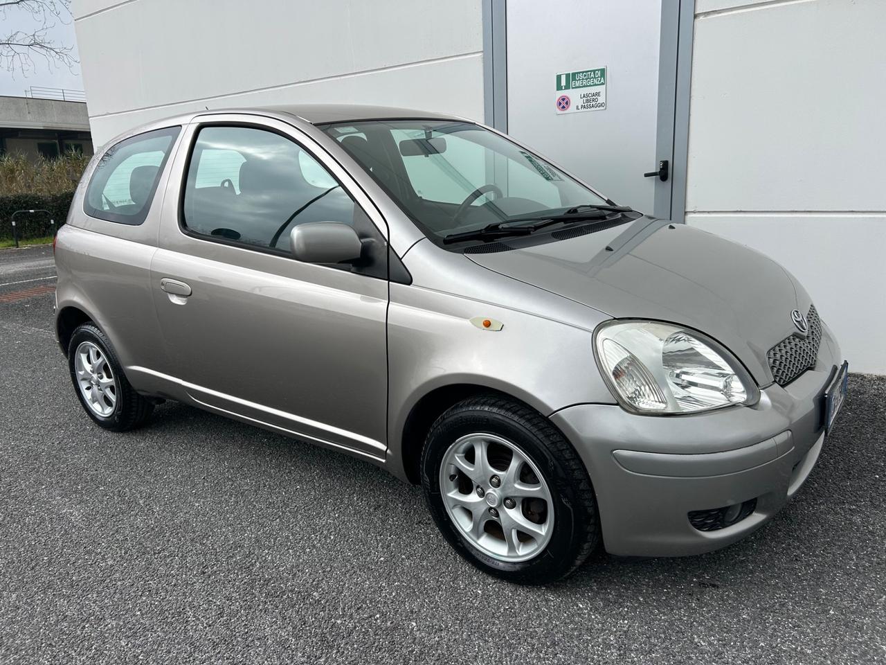 Toyota Yaris 1.0i 16V cat 3 porte Sol