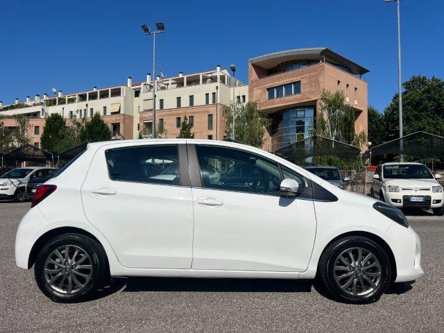 TOYOTA Yaris 1.4 D-4D 5 porte Lounge 1 PROP AUTO X NEOPATENTATI