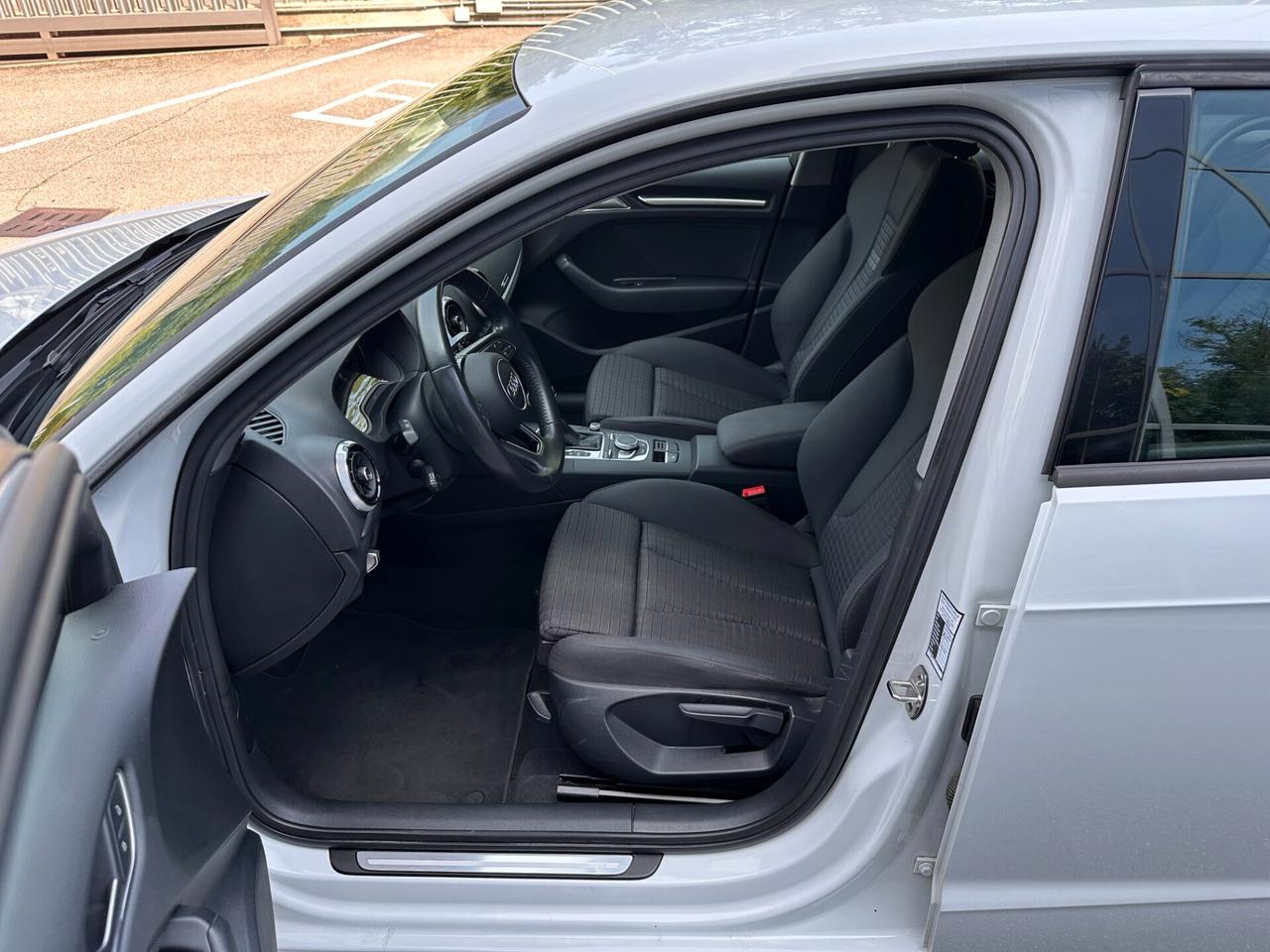 Audi A3 SPB 1.6 TDI 116 CV S tronic Sport