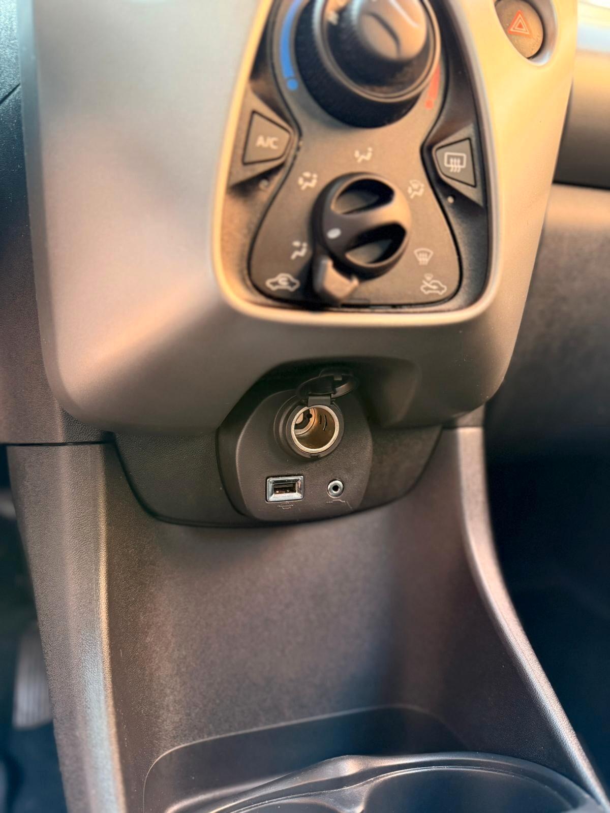 Citroen C1 VTi 68 ETG 5 porte Feel