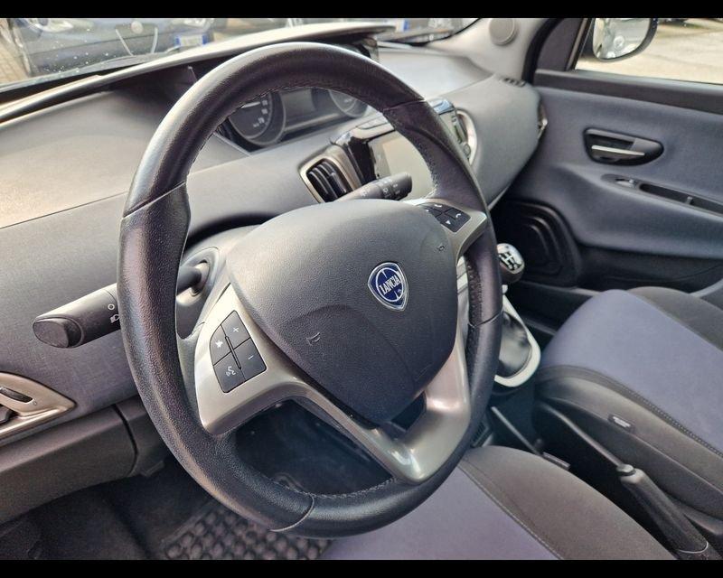 Lancia Ypsilon 1.0 FireFly 5 porte S&S Hybrid Gold