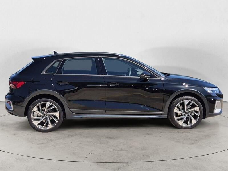 Audi A3 IV 2024 allstreet allstreet 1.5 tfsi mhev Identity Contrast 150cv