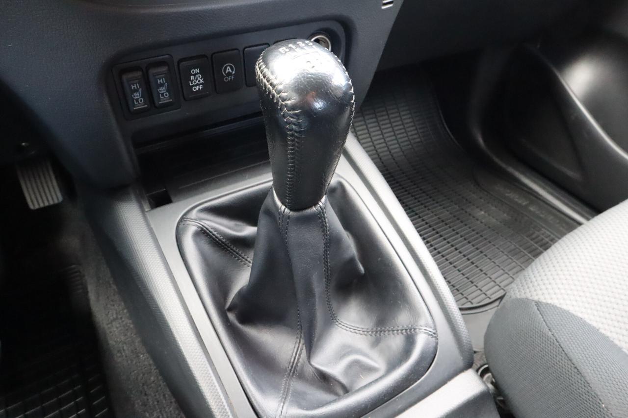 Mitsubishi L200 Club-Cab Gancio SOLO 36.000KM!