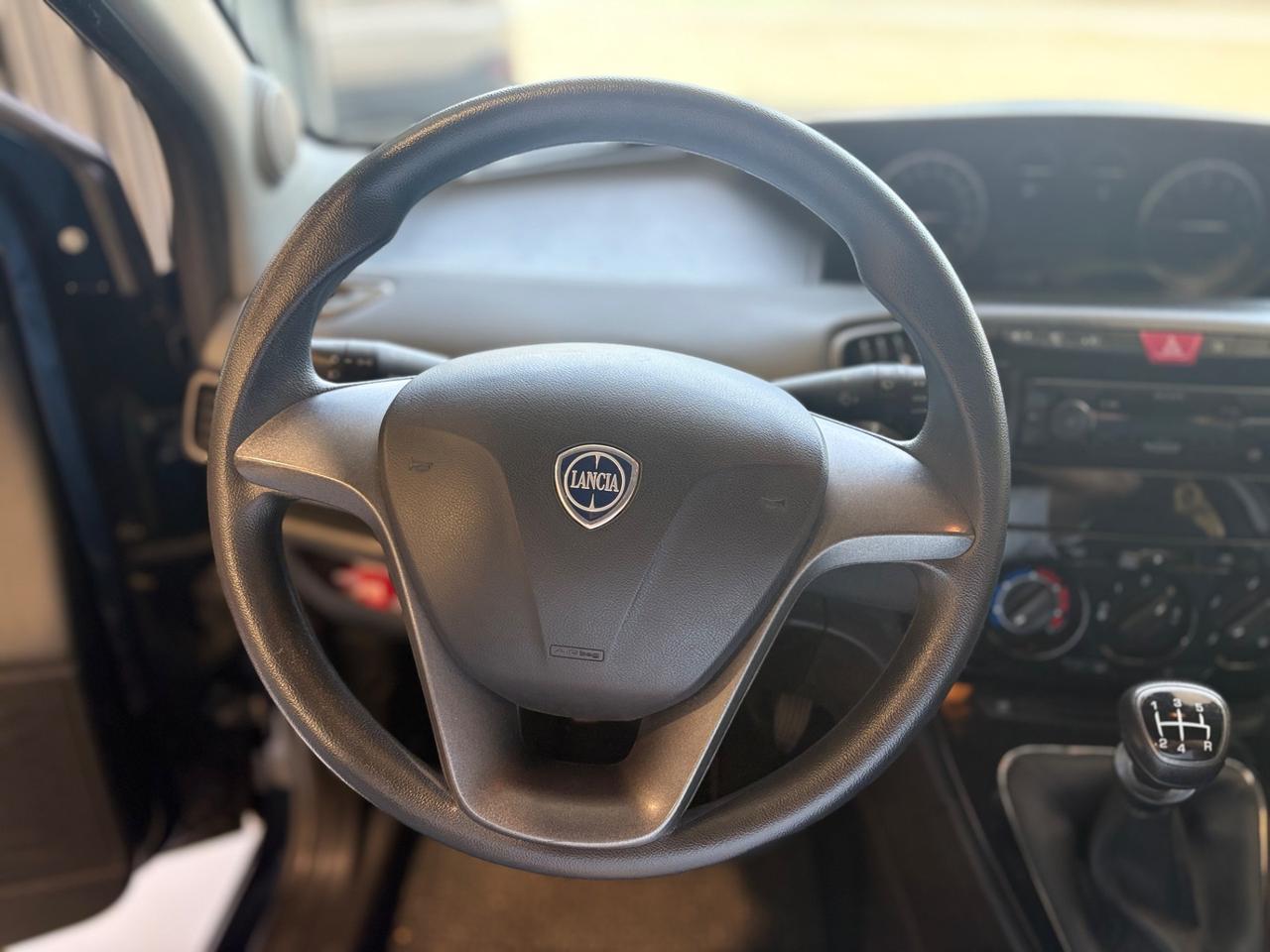 Lancia Ypsilon 1.2 69 CV 5 porte Gold