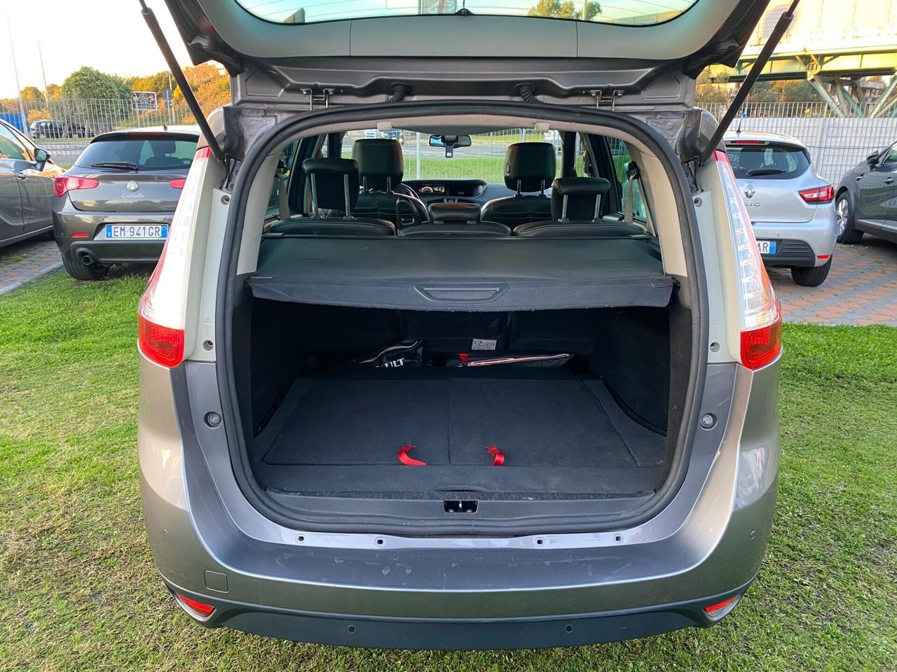 RENAULT - Grand Scénic - dCi 8V 110 CV EDC