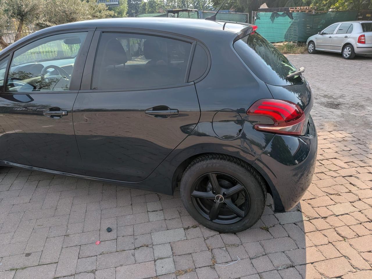 Peugeot 208 PureTech Turbo 110 EAT6 S&S 5 porte Allure