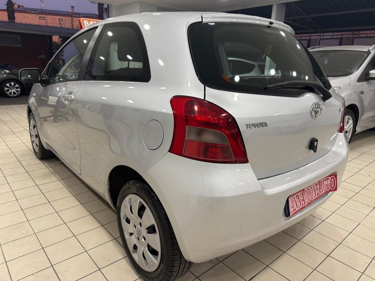 Toyota Yaris 1.0 benzina 140 mila km