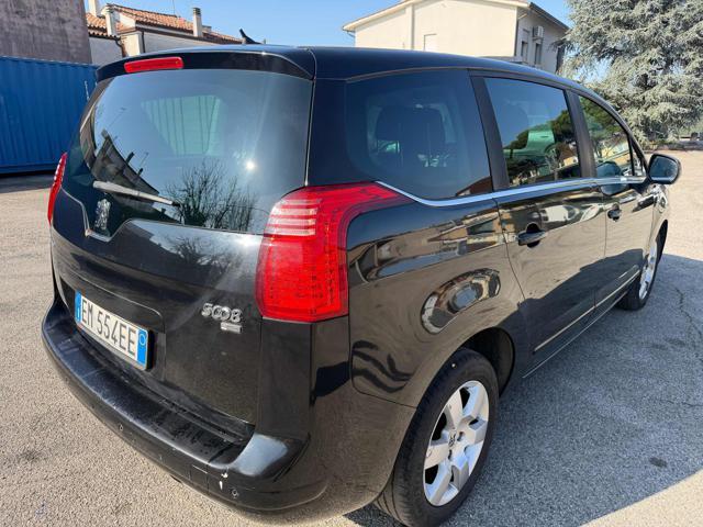 PEUGEOT 5008 1.6 e-HDi 112CV Stop&Start cambio robotizzato Acti