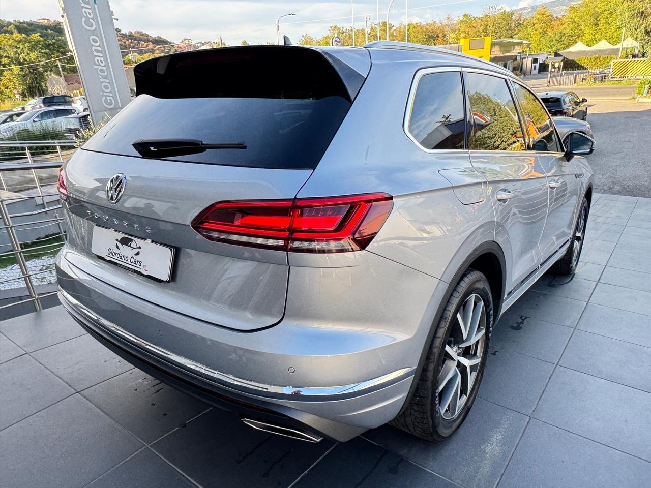 Volkswagen Touareg 3.0 V6 TDI 286 CV SCR R line open edition