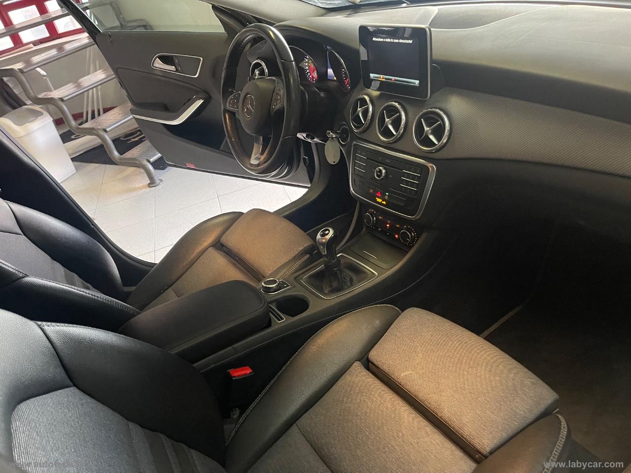 MERCEDES-BENZ GLA 180 CDI Premium