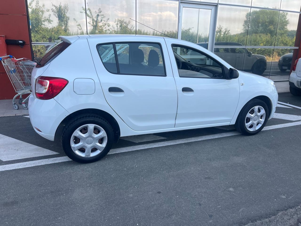 Dacia Sandero 1.2 GPL 75CV Ambiance 2014 177.000 KM