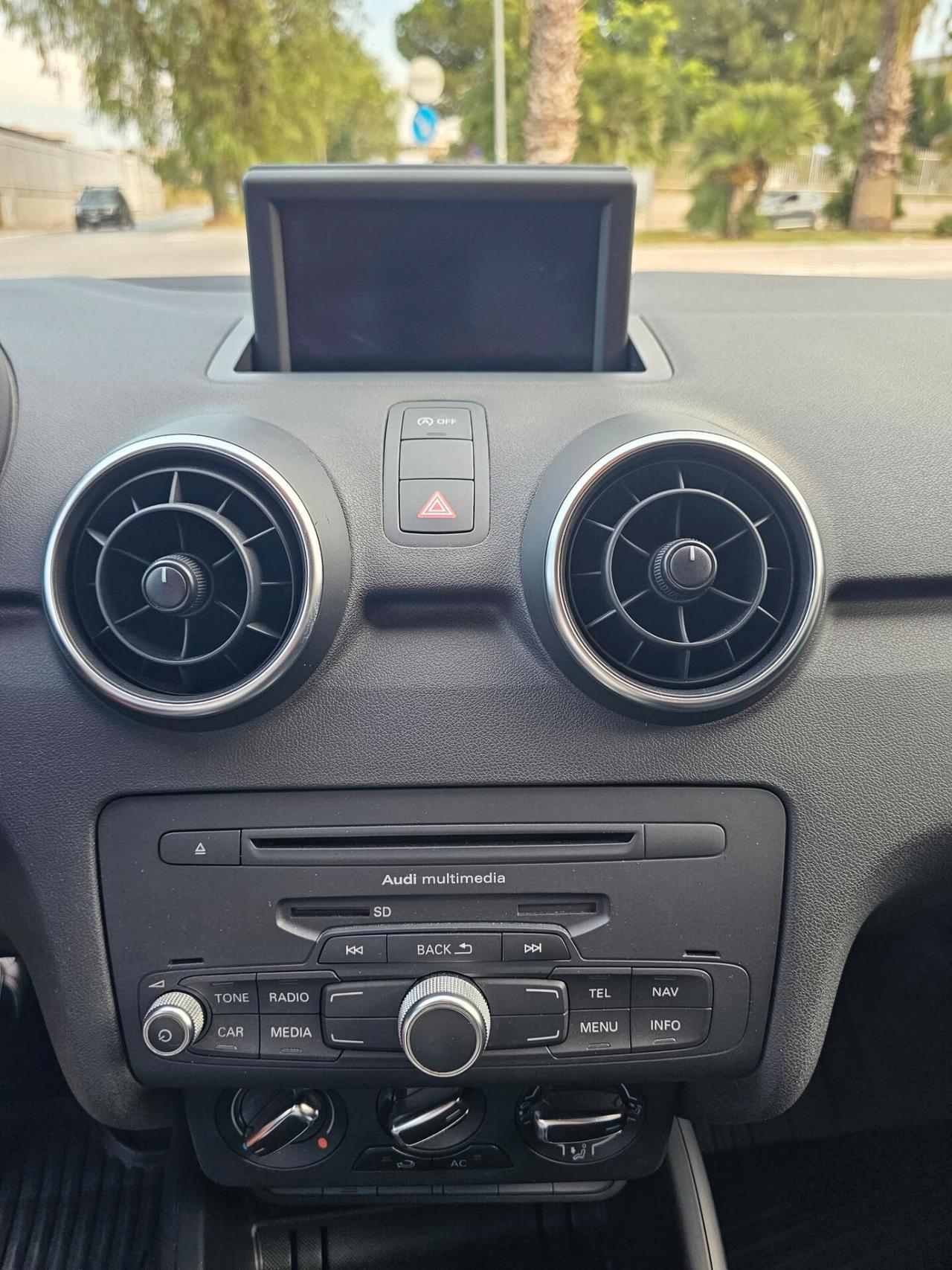 AUDI A1 SPB 1.6 TDI 90CV AMBITION BICOLOR
