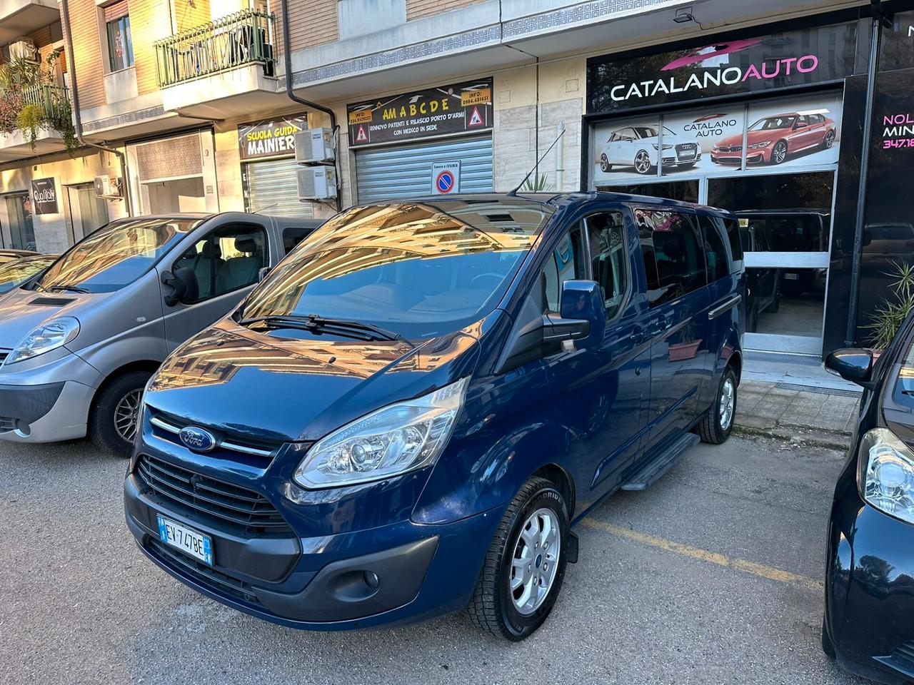 Ford Tourneo Custom 2.2 tdci 9 posti - NOLEGGIO