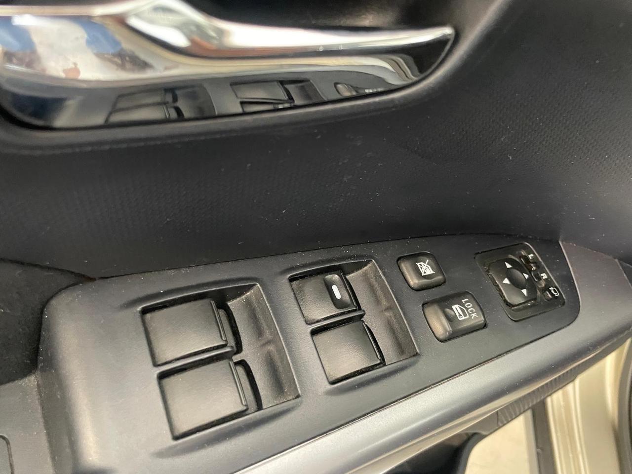 Mitsubishi Outlander 7 POSTI GANCIO TRAINO