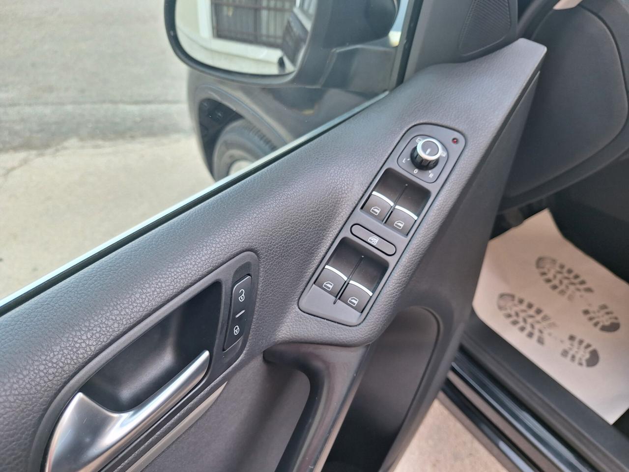 Volkswagen Tiguan 2.0 TDI 110CV SPORT 148000 KM