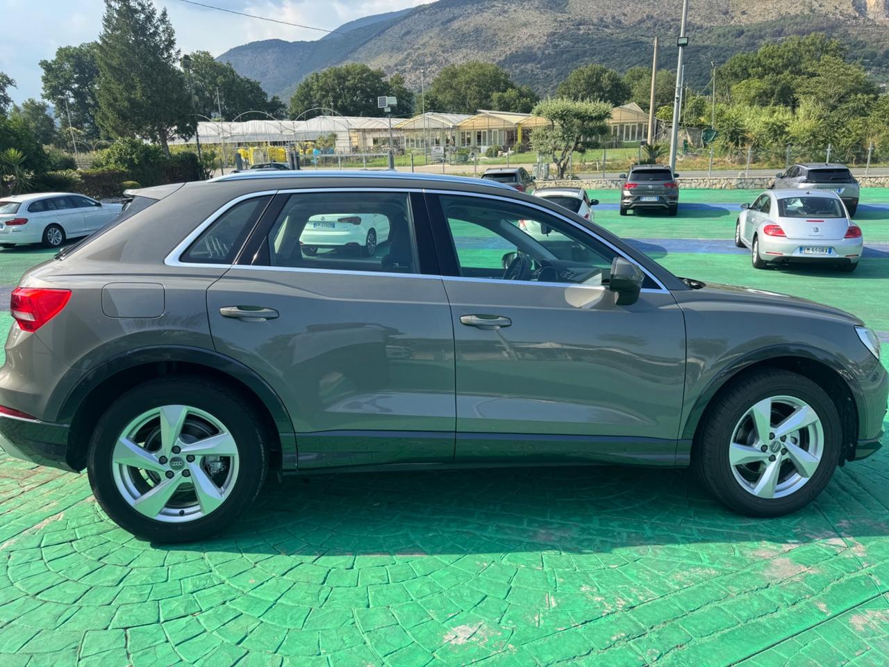 Audi Q3 2.0 TDI 150 CV S tronic line Edition