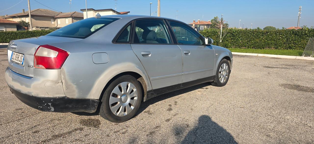 Audi A4 2.0 20V cat