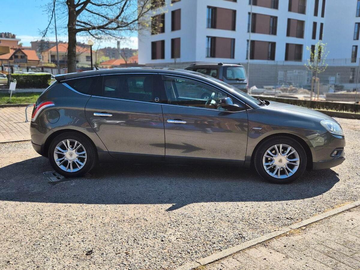 Lancia Delta 1.4 tjt Silver ecochic Gpl 120cv my14