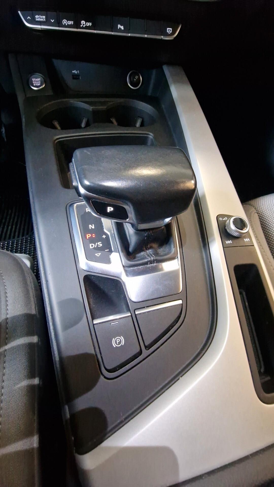 Audi A4 40 TDI S tronic Business