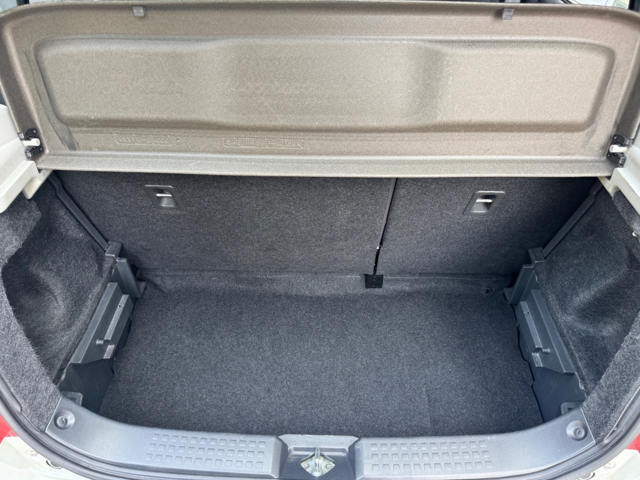 Suzuki Swift bianco perla idonea ai neopatentati