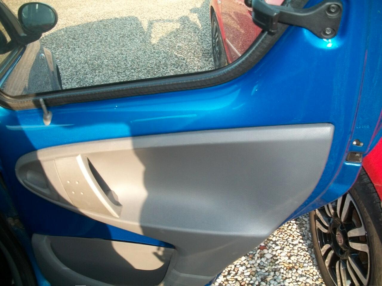 Toyota Aygo 1.0 12V VVT-i 5 porte Sol CC 998 BENZINA SI NUOVI PATENTATI GARANZIA UN ANNO KM 122500 COME NUO