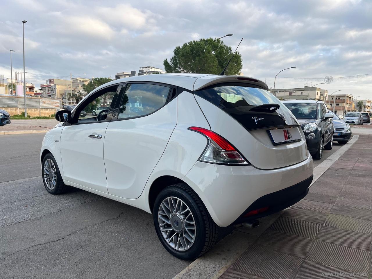 LANCIA Ypsilon 1.2 69 CV 5p. GPL Ecochic Gold