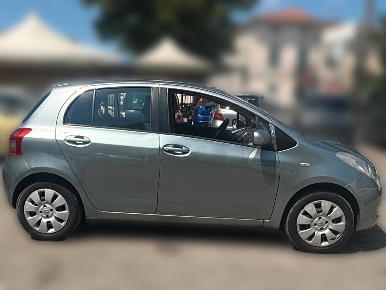 Toyota Yaris 1.0 5 porte