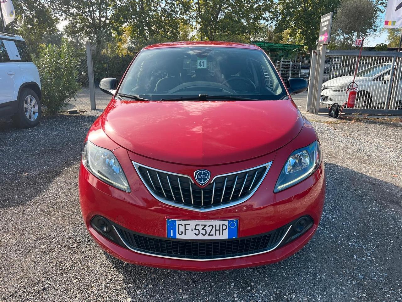 Lancia Ypsilon 1.0 FireFly 5 porte S&S Hybrid Ecochic Silver