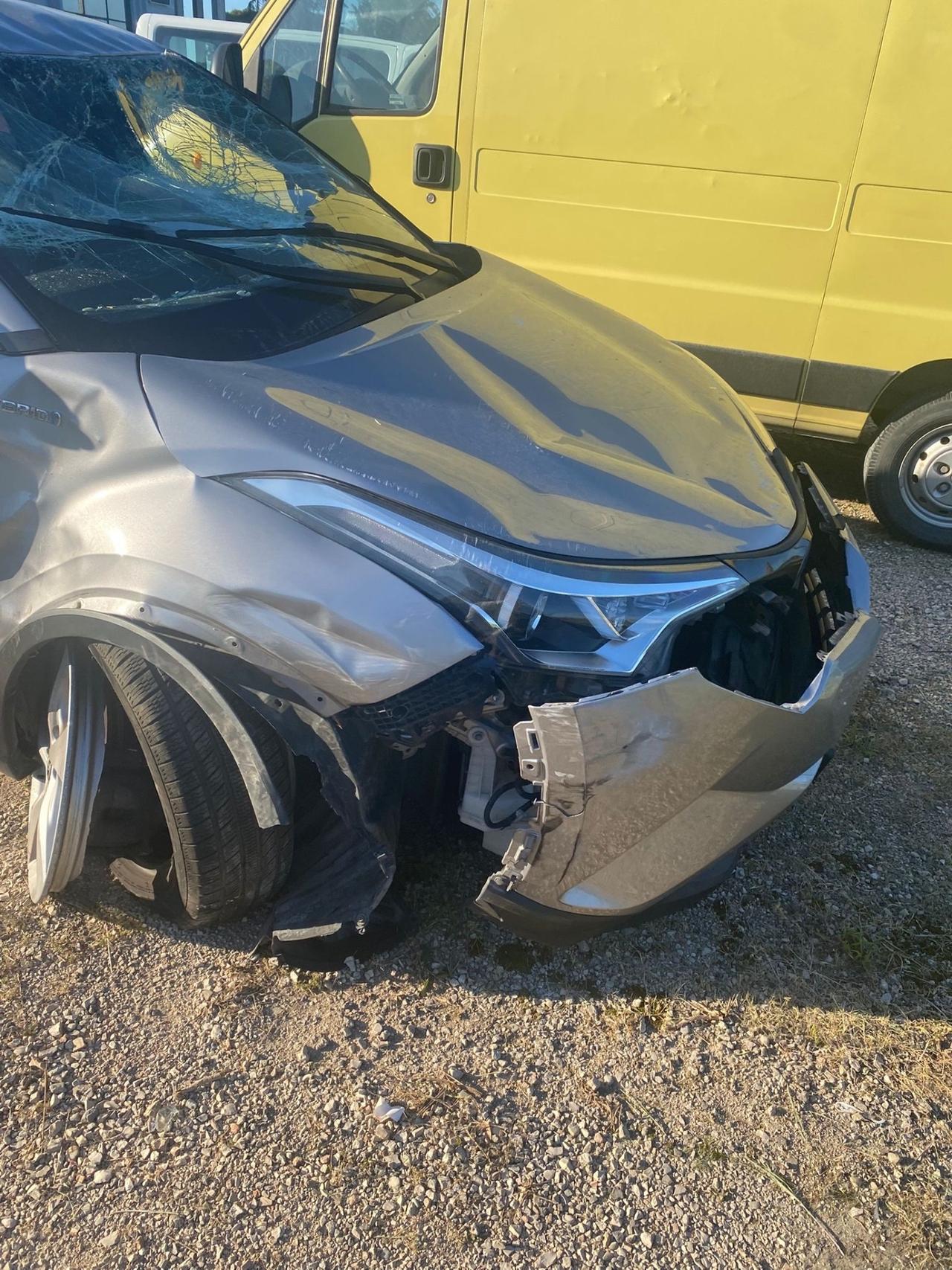 Toyota C-HR 1.8 Hybrid E-CVT Active INCIDENTATA