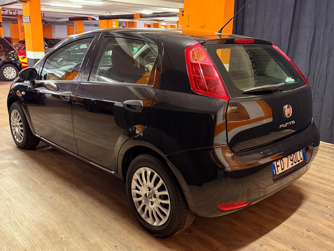 STUPENDA FIAT PUNTO CON SOLI 21.879 KM UNICO PROPRIETARIO
