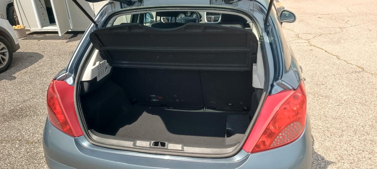 NEOPATENTATI peugeot 207 diesel UNICOPROPIETARIO