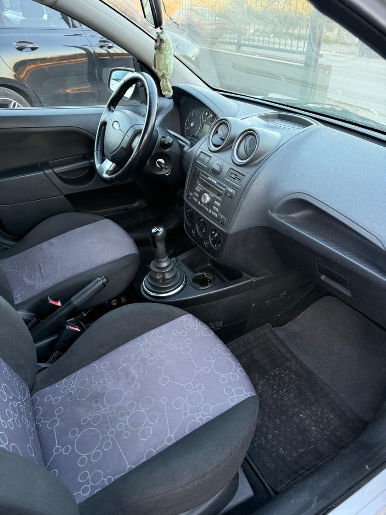 Ford Fiesta 1.4 TDCi 5p. Ghia