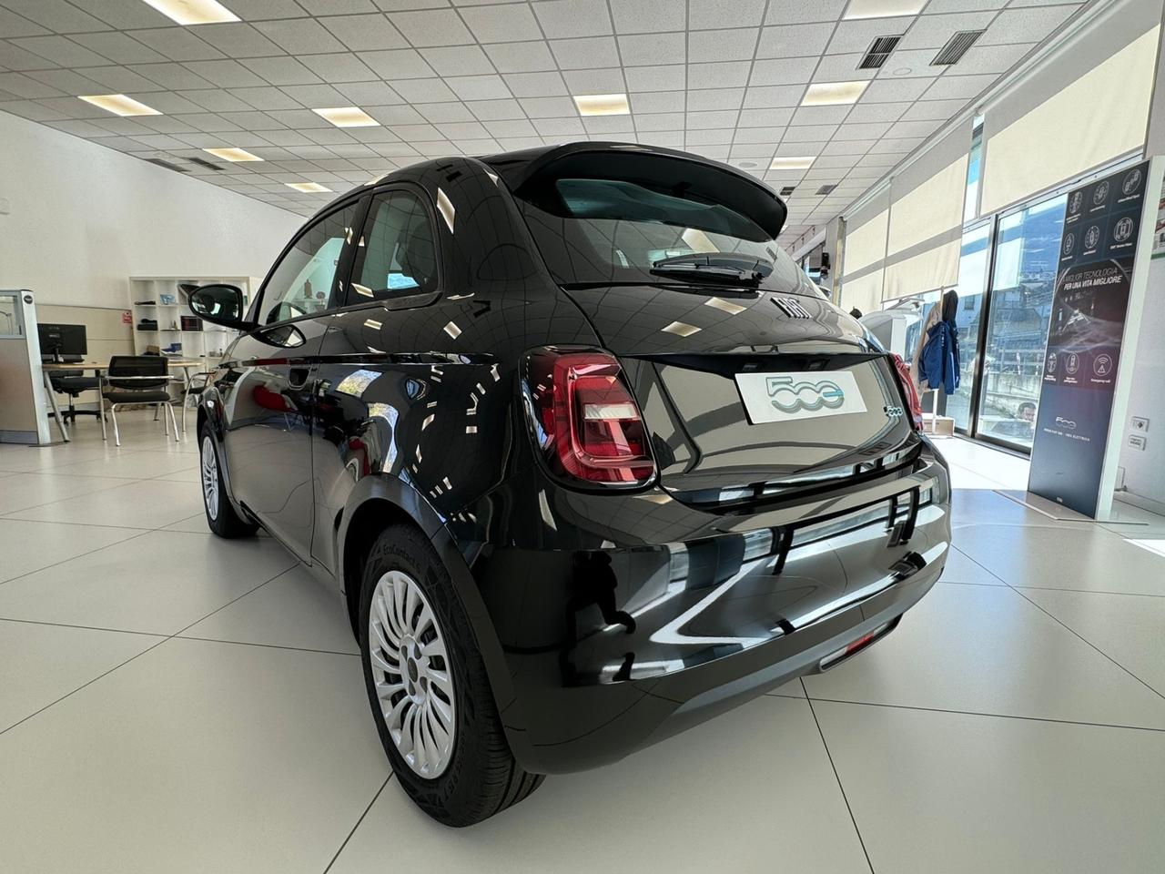 FIAT La Nuova 500 - 320 Berlina
