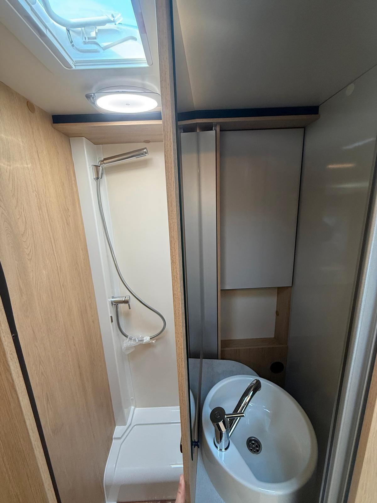 Ci International Horon Fit 81 XT camper