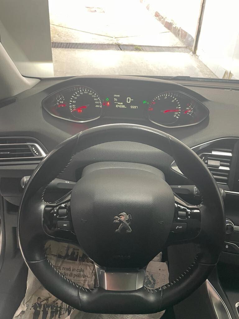 Peugeot 308 BlueHDi 120 SW Allure NAVI*LED*XENON UNICOPR