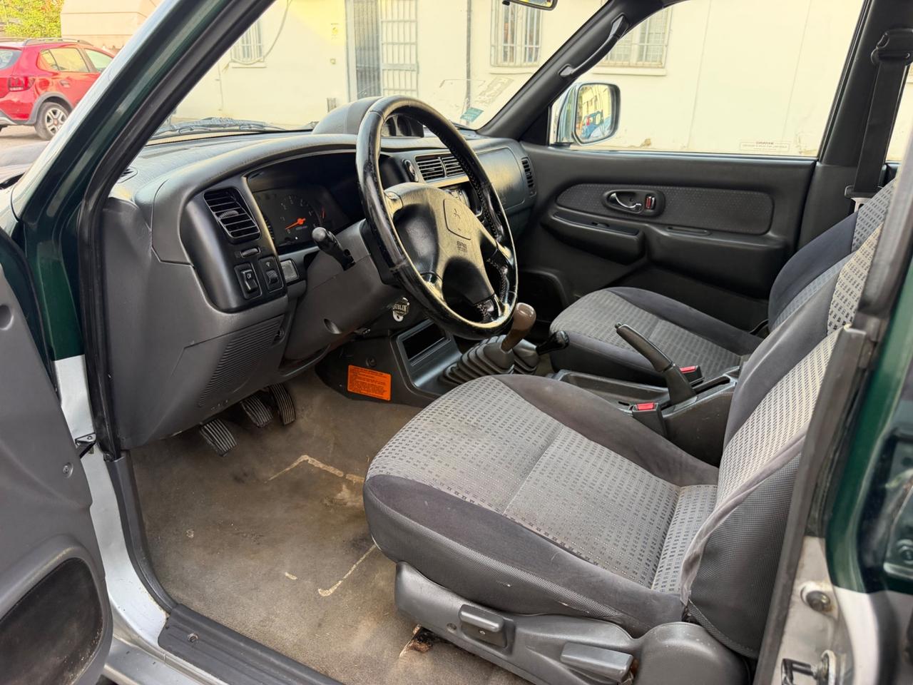 Mitsubishi L200 2.5 TDI 4WD Club Cab Pick-up GLS