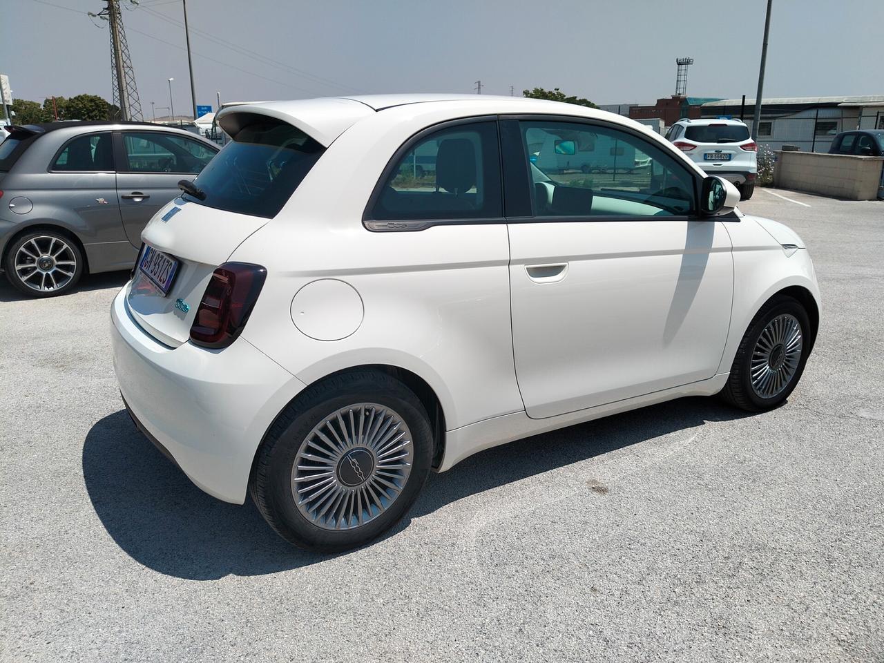 Fiat 500 500e Berlina 42 kWh Icon