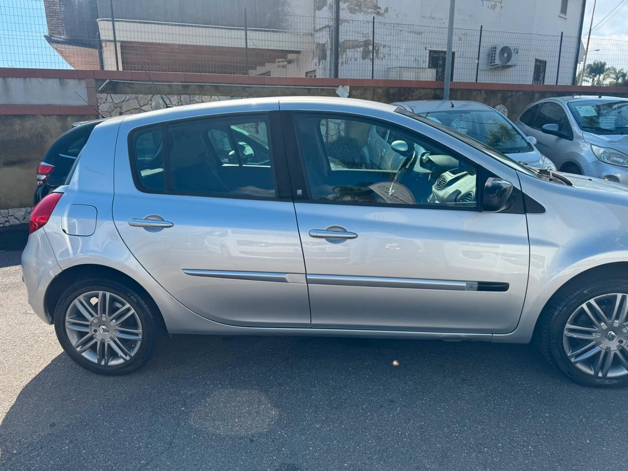 Renault Clio 1.5 DCI 75CV 5P 20TH DYNAMICQUE