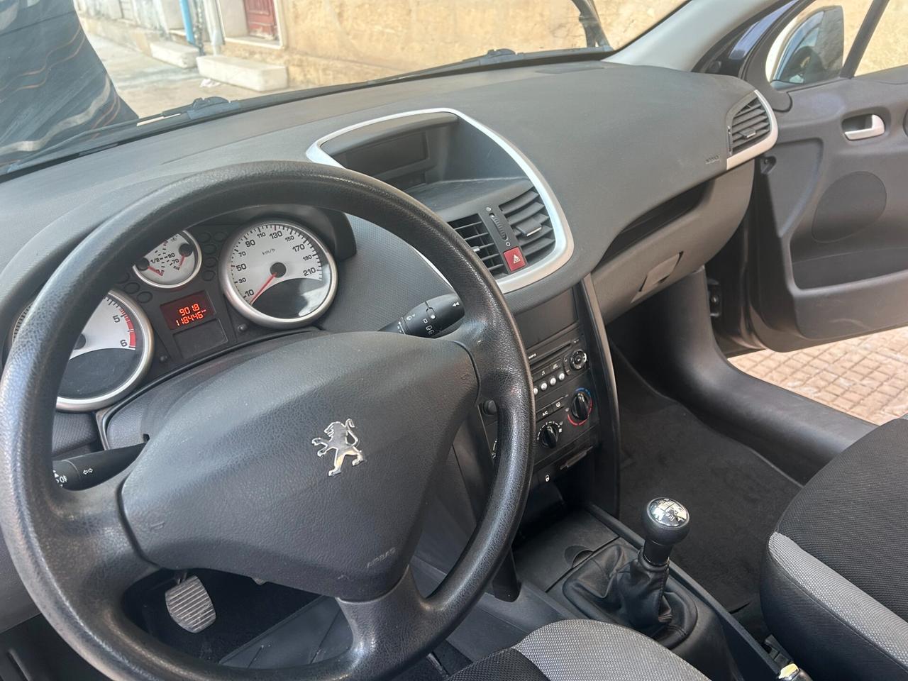 Peugeot 207 1.4 HDi 70CV 5p. ONE Line