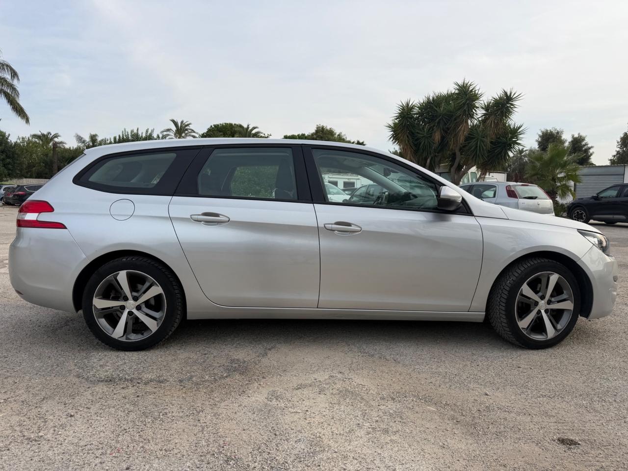 Peugeot 308 BlueHDi 100 S&S SW Business