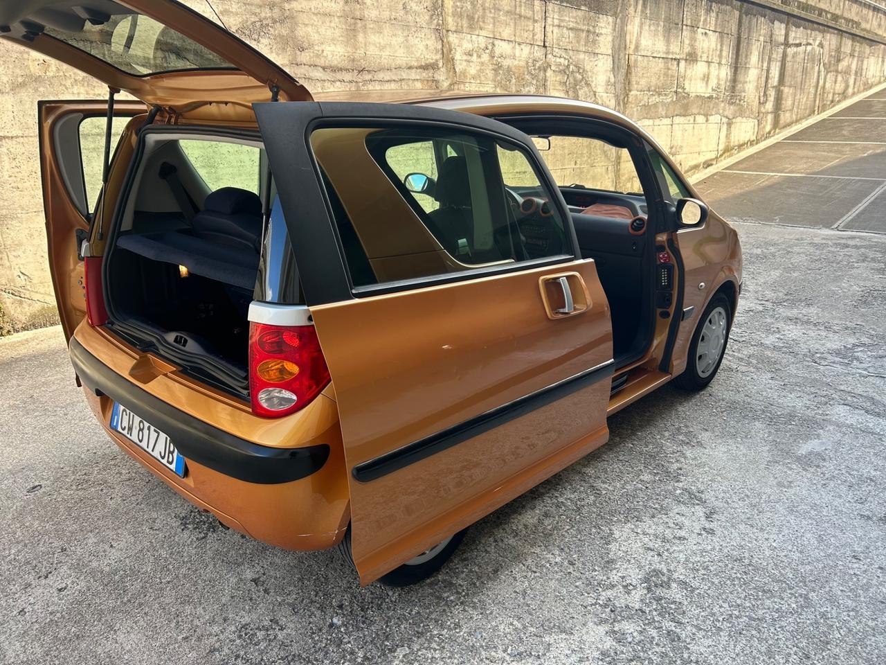Peugeot 1007 1.4 Trendy